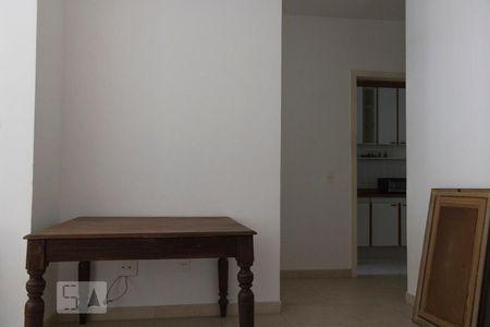 Sala de apartamento para alugar com 2 quartos, 160m² em Cosme Velho, Rio de Janeiro