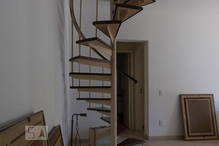 Sala de apartamento para alugar com 2 quartos, 160m² em Cosme Velho, Rio de Janeiro