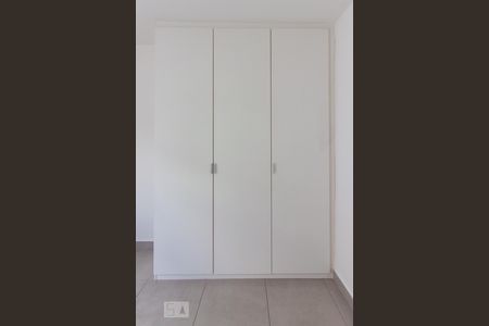 Quarto 1 - Armários de casa à venda com 3 quartos, 100m² em Jardim Trussardi, São Paulo