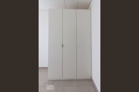 Quarto 2 - Armários de casa à venda com 3 quartos, 100m² em Jardim Trussardi, São Paulo