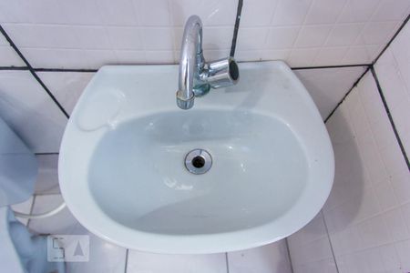 Banheiro - Pia de casa para alugar com 1 quarto, 80m² em Jardim Cristiane, Santo André