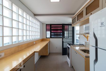 Cozinha de apartamento para alugar com 1 quarto, 35m² em Cerqueira César, São Paulo