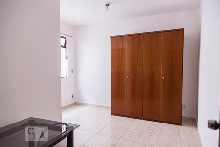 Sala/Quarto de kitnet/studio para alugar com 1 quarto, 30m² em João Pinheiro, Belo Horizonte