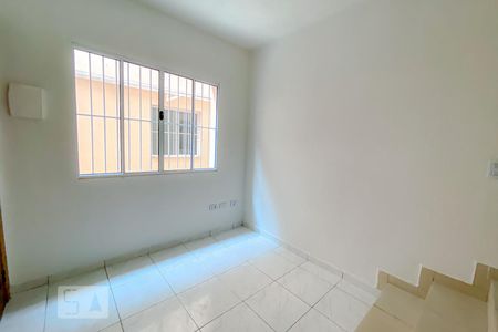 Casa de condomínio para alugar com 30m², 1 quarto e sem vagaSala