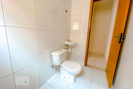 Banheiro de casa de condomínio para alugar com 1 quarto, 30m² em Quarta Parada, São Paulo