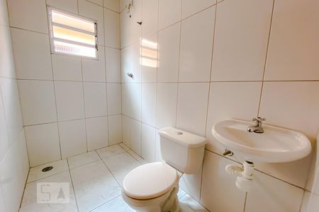 Banheiro de casa de condomínio para alugar com 1 quarto, 30m² em Quarta Parada, São Paulo