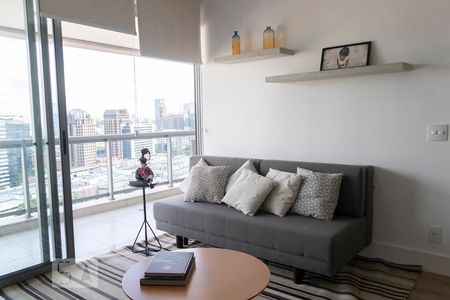 Sala com sacada de apartamento para alugar com 2 quartos, 78m² em Santo Amaro, São Paulo