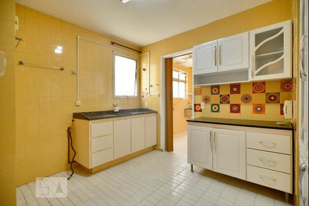 Cozinha de apartamento à venda com 3 quartos, 98m² em Vila Ipojuca, São Paulo