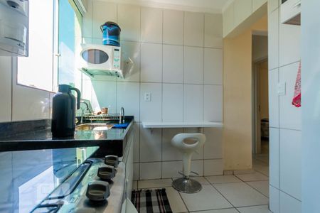 Cozinha de apartamento para alugar com 2 quartos, 53m² em Piratininga, Belo Horizonte