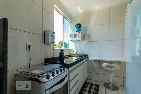 Cozinha de apartamento para alugar com 2 quartos, 53m² em Piratininga, Belo Horizonte