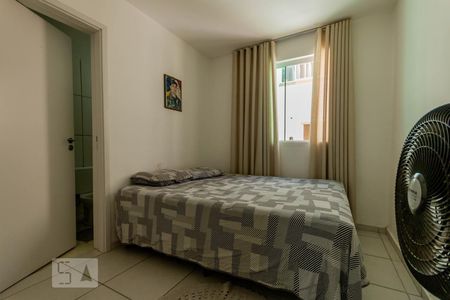 Quarto 1 de apartamento para alugar com 2 quartos, 53m² em Piratininga, Belo Horizonte