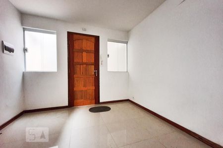 Sala de casa de condomínio para alugar com 2 quartos, 50m² em Vila Santana, São Paulo