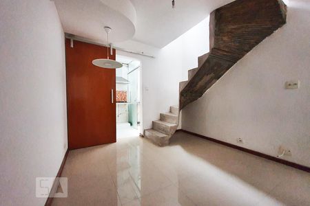 Sala de casa de condomínio para alugar com 2 quartos, 50m² em Vila Santana, São Paulo