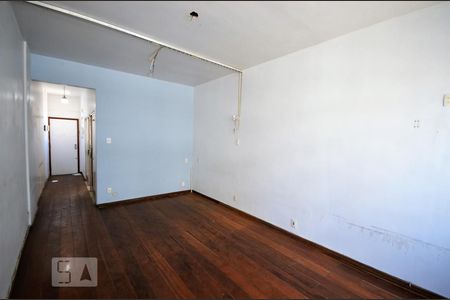 Sala/Quarto de apartamento para alugar com 1 quarto, 48m² em Centro, Rio de Janeiro