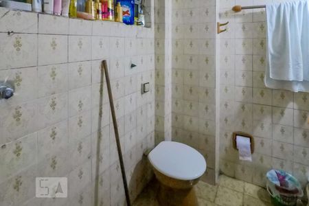 Banheiro de apartamento à venda com 2 quartos, 57m² em Liberdade, São Paulo