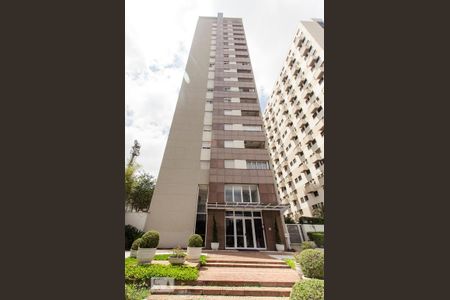 Apartamento à venda com 68m², 1 quarto e 1 vaga Apartamento à venda com 68m², 1 quarto e 1 vagaFachada