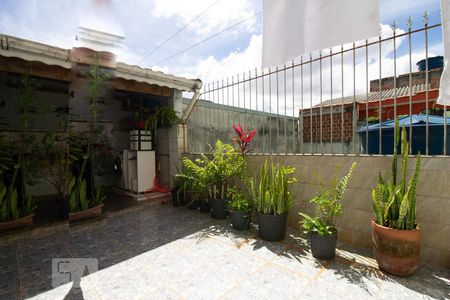 Casa à venda com 200m², 5 quartos e 2 vagas Casa à venda com 200m², 5 quartos e 2 vagasQuintal
