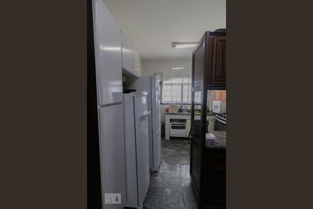 Casa para alugar com 248m², 4 quartos e 6 vagas Casa para alugar com 248m², 4 quartos e 6 vagasCozinha