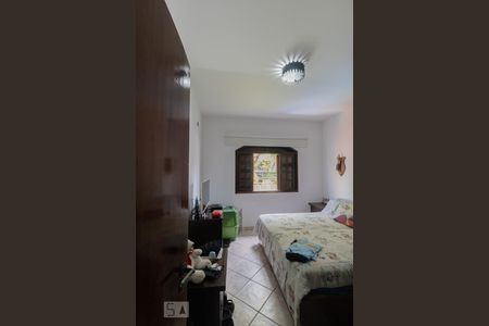 Casa para alugar com 248m², 4 quartos e 6 vagas Casa para alugar com 248m², 4 quartos e 6 vagasDormitório 1