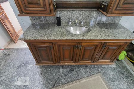 Casa para alugar com 248m², 4 quartos e 6 vagas Casa para alugar com 248m², 4 quartos e 6 vagasBanheiro da Suíte