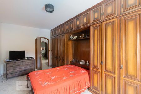 Casa para alugar com 248m², 4 quartos e 6 vagas Casa para alugar com 248m², 4 quartos e 6 vagasSuíte