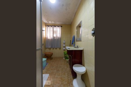 Banheiro Social 1 de casa à venda com 6 quartos, 250m² em Vila Vasconcelos, São Paulo