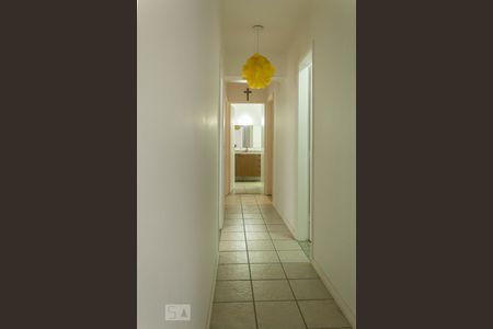 Corredor de apartamento à venda com 3 quartos, 85m² em Vila Sofia, São Paulo