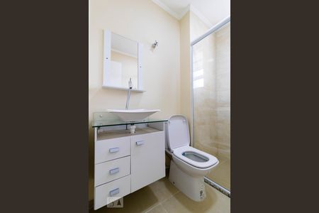 Banheiro de kitnet/studio para alugar com 1 quarto, 33m² em Aclimação, São Paulo