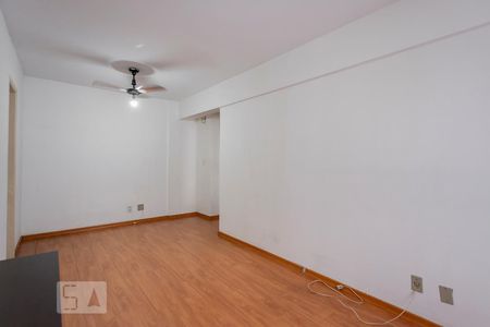 Sala de apartamento para alugar com 1 quarto, 42m² em Jardim Lindóia, Porto Alegre