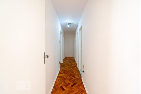 Corredor de apartamento para alugar com 3 quartos, 120m² em Leblon, Rio de Janeiro