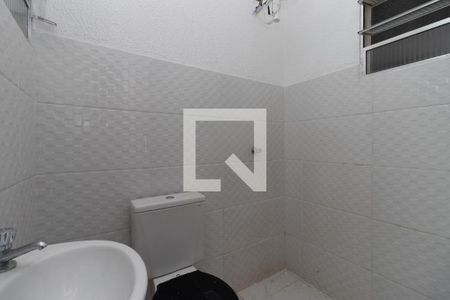 Banheiro de casa de condomínio para alugar com 1 quarto, 40m² em Vila Medeiros, São Paulo