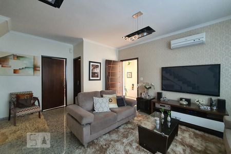 Sala de casa para alugar com 3 quartos, 220m² em Jardim Previdência, São Paulo