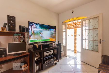 Sala de casa para alugar com 4 quartos, 155m² em Jaqueline, Belo Horizonte