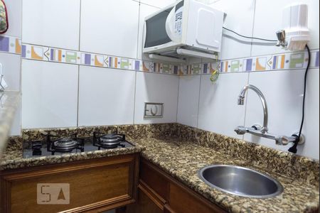 Cozinha de apartamento para alugar com 1 quarto, 40m² em Copacabana, Rio de Janeiro