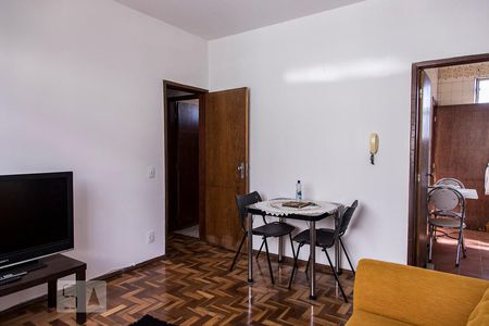 Sala de apartamento para alugar com 2 quartos, 55m² em Carlos Prates, Belo Horizonte