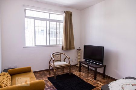 Sala de apartamento para alugar com 2 quartos, 55m² em Carlos Prates, Belo Horizonte