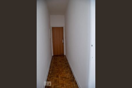 Corredor de apartamento para alugar com 3 quartos, 96m² em Consolação, São Paulo