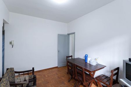 Sala de apartamento à venda com 2 quartos, 70m² em Funcionários, Belo Horizonte