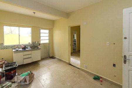 Sala e cozinha de apartamento para alugar com 1 quarto, 43m² em Chácara Santo Antônio (zona Leste), São Paulo