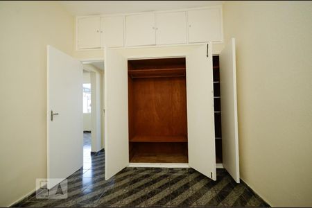 Quarto 1 de apartamento à venda com 2 quartos, 60m² em Centro, Niterói