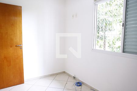 Quarto 2 de casa à venda com 3 quartos, 300m² em Vila Guedes, São Paulo