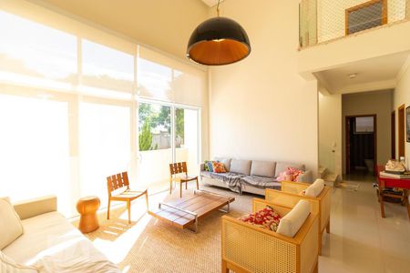 Sala de Estar de casa de condomínio para alugar com 5 quartos, 346m² em Bairro das Palmeiras, Campinas