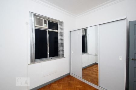 Quarto 1 de apartamento para alugar com 2 quartos, 56m² em Botafogo, Rio de Janeiro