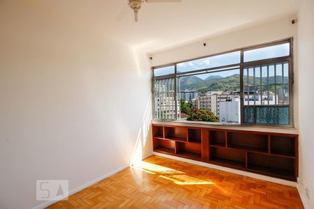 Quarto 1 de apartamento para alugar com 2 quartos, 68m² em Méier, Rio de Janeiro