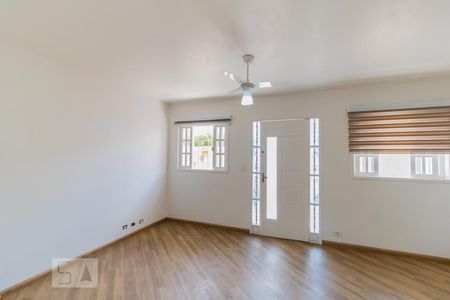 Sala de casa de condomínio à venda com 3 quartos, 150m² em Vila Euthalia, São Paulo