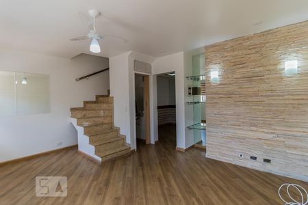 Sala de casa de condomínio à venda com 3 quartos, 150m² em Vila Euthalia, São Paulo