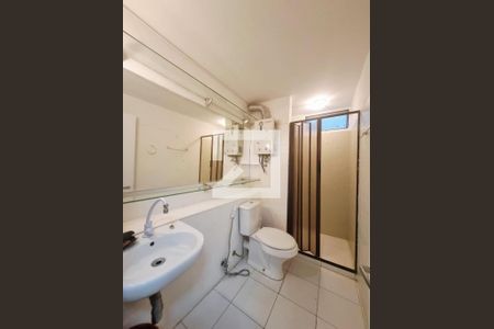 Banheiro de apartamento à venda com 1 quarto, 44m² em Vila Tramontano, São Paulo