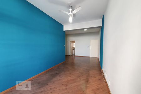 Apartamento à venda com 84m², 1 quarto e sem vagaSala