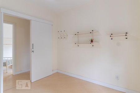 Dormitório 2 de apartamento à venda com 2 quartos, 79m² em Higienópolis, Porto Alegre