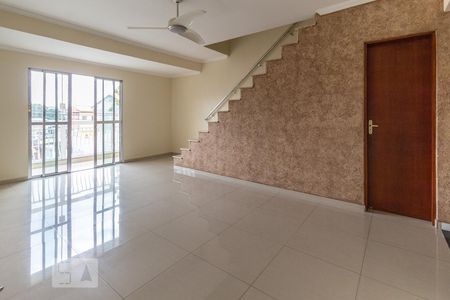 Sala de casa à venda com 3 quartos, 190m² em Cipava, Osasco